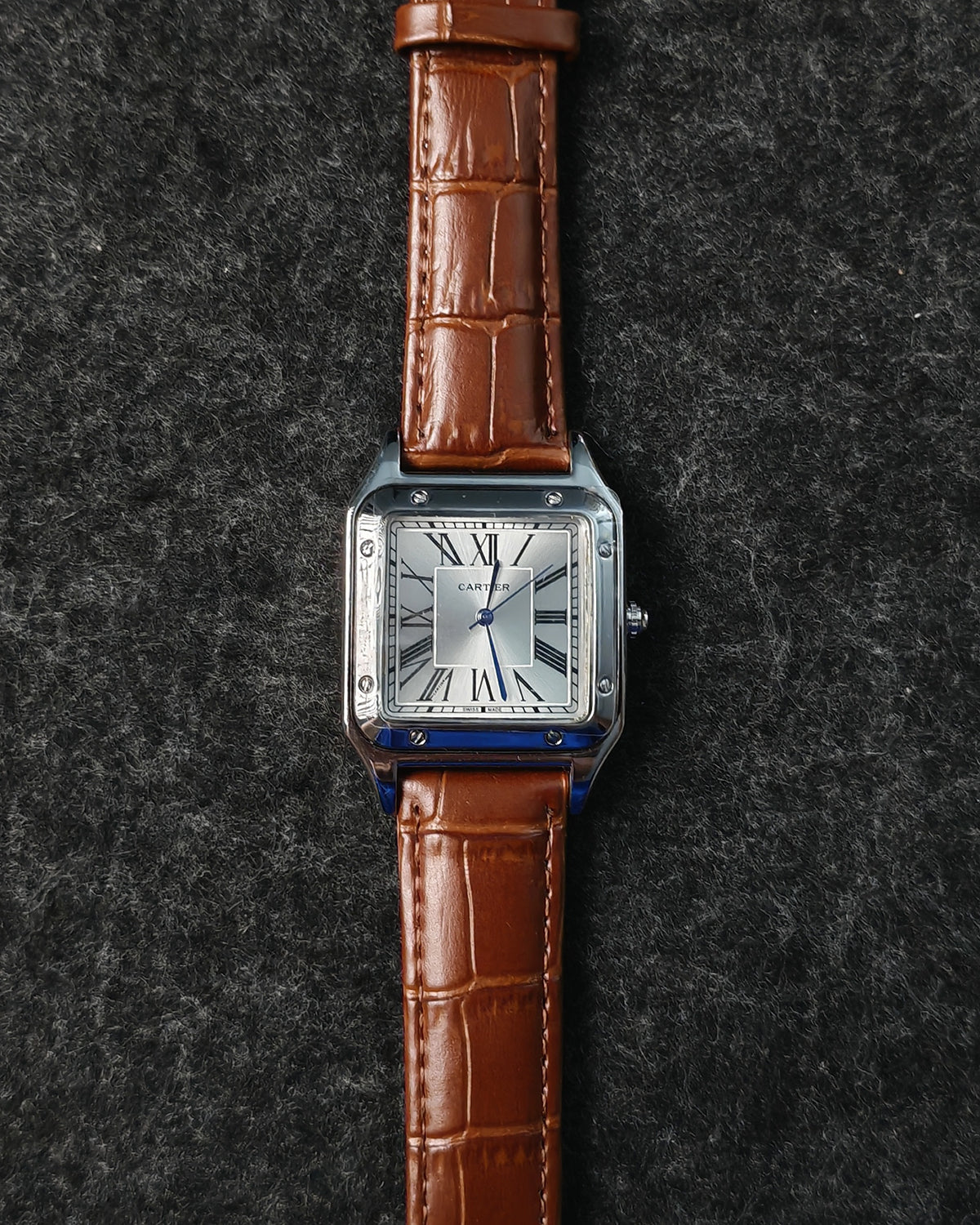ساعة كارتير رجالي مينا ابيض اطار سيلفر بستراب بني جلد طبيعي ضد الميه