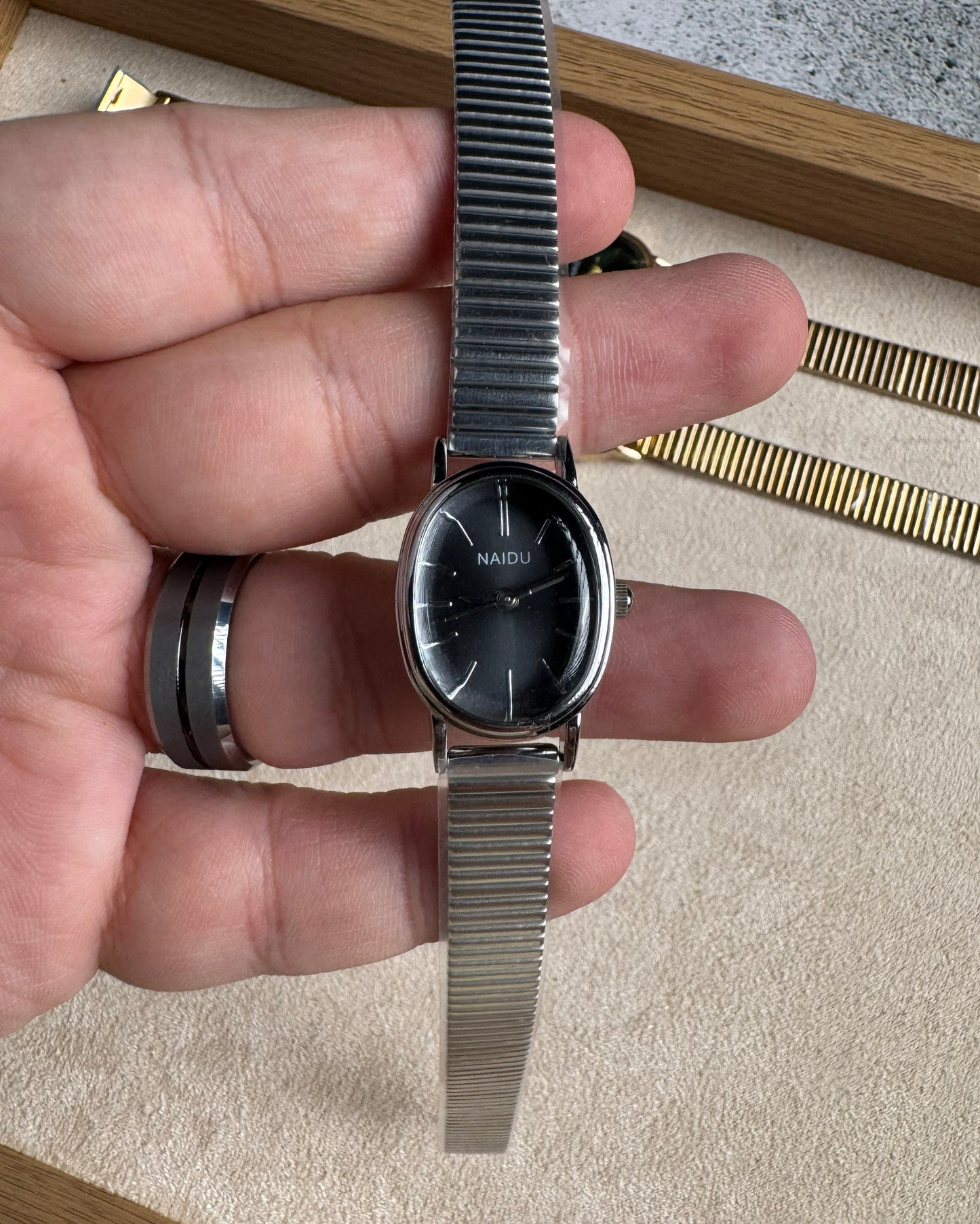 Naidu Circle (Black)